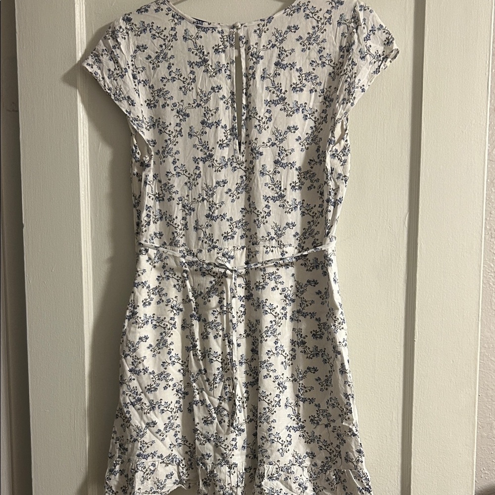 Abercrombie White Dress with Blue Floral Print - Picture 5 of 6